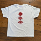 TripleKiss��3 Kisses Baby Tee