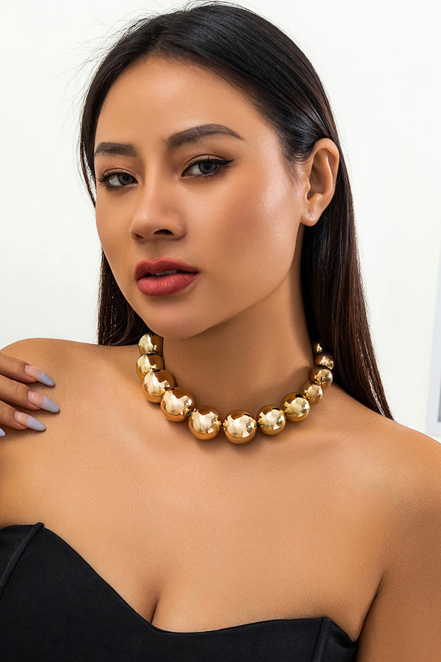 Exaggerated Pendent Chocker Necklace