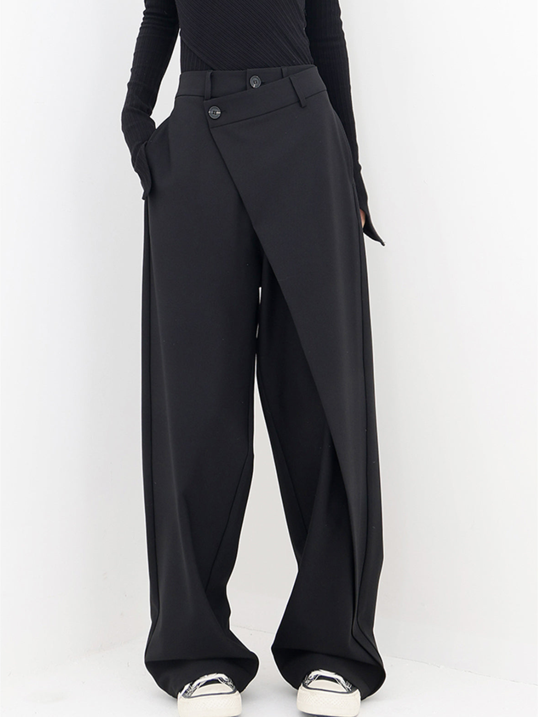 Maddyâ„?| Asymmetrical Baggy Pants