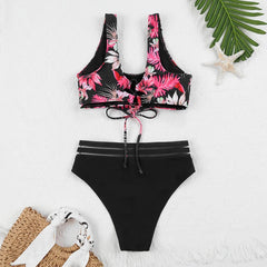 Chic Strappy Swimsuit â€?Crisscross Style
