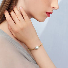 Still Falling Up Pearl Necklace Set