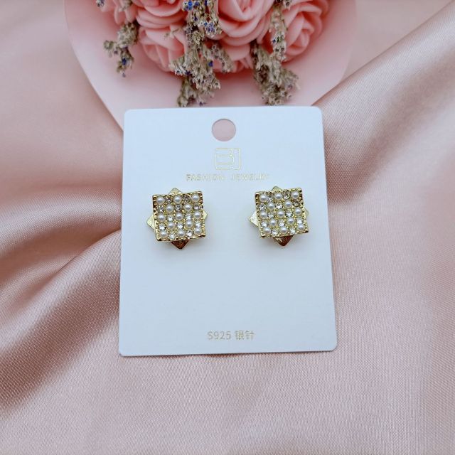 Hawaiian Pineapple Stud Errings